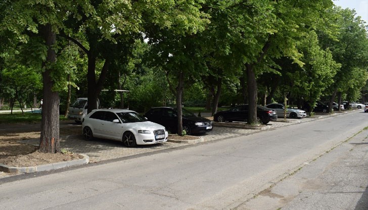 Изградена е нова паркинг-зона край улица „Алеи Възраждане“
