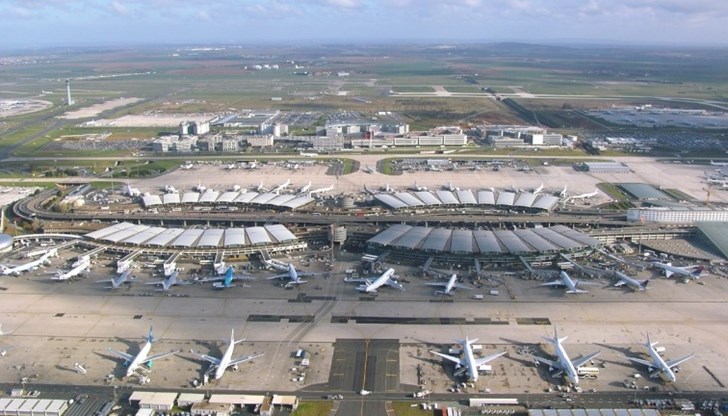 Летищните власти отказват да допуснат сънародниците ни на територията на Франция