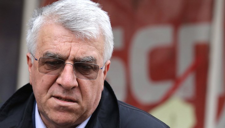 Гечев коментира, че става дума за преразпределение на активите