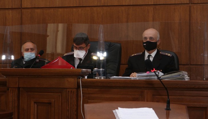 Според адвокатите на Борис Иванов е „механично пришит“ към останалите обвиняеми по делото