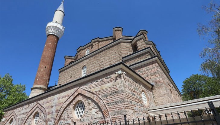 Преди и след молитвите джамиите ще бъдат дезинфекцирани