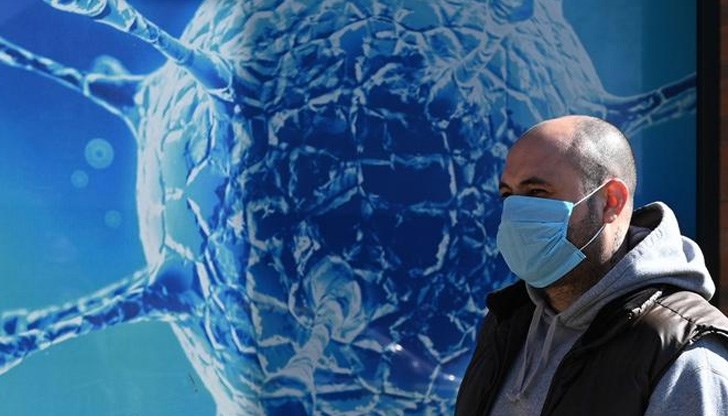 Очакванията са между 18 и 24 месеца да се констатира значителна активност на коронавирусната инфекция