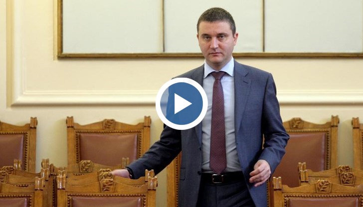 Словесна престрелка в парламента