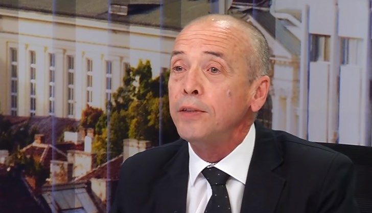 Удължаването на карантината има смисъл само за някои чиновници, които получават гарантирани заплати