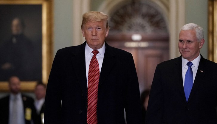 Вашингтон разиграва фарс за „фалшива помощ"