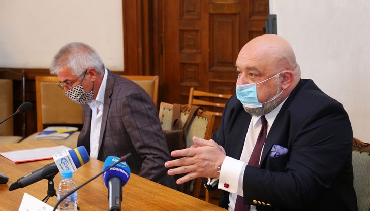 Парите ще дойдат от увеличените приходи, които ще реализира Спортният тотализатор, обясни спортният министър Парите ще дойдат от увеличените приходи, които ще реализира Спортният тотализатор, обясни спортният министър