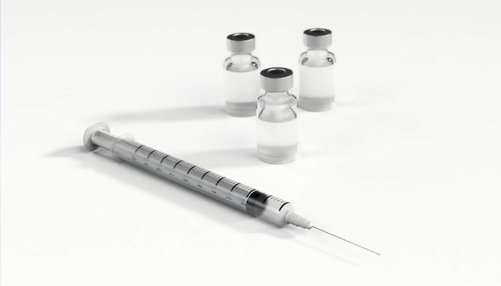 Фармацевтичните компании отказали защото ваксините носят по-малко печалби отколкото лекарствата за хроничните медицински състояния