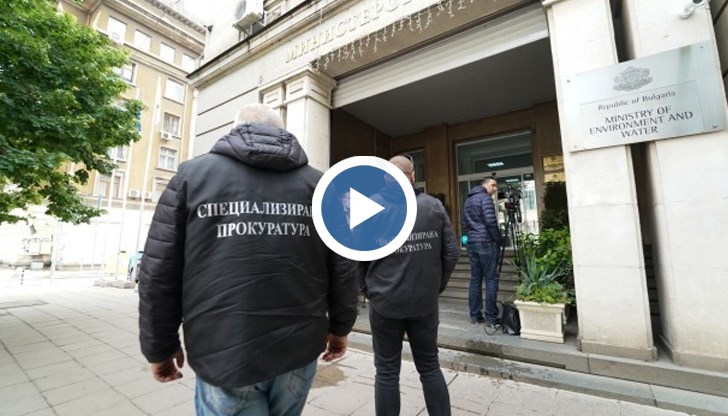 Зам.-министър е бил докаран във ведомството от прокурори, изнасяни са документи от къщата на русенски бизнесмен