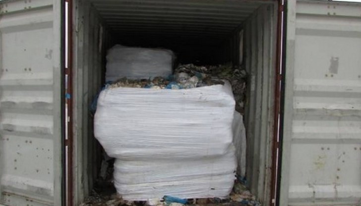 Регионалната инспекция е спряла два камиона с отпадъци да влязат в България през Дунав мост 2 при Видин - Калафат
