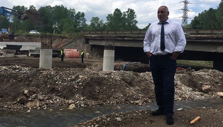 Премиерът очаква трасето да бъде готово в срок през следващата година