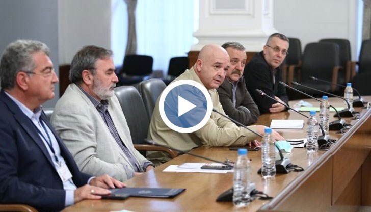 Има нови три жертви с COVID-19