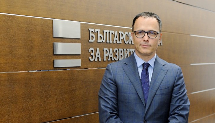 Досега няма никакъв знак за действия по отстраняване на Мавродиев и приближените му лица от ръководството на дъщерните на ББР дружества