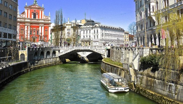 Словенското правителство късно снощи обяви край на епидемията от коронавирус в страната Словенското правителство късно снощи обяви край на епидемията от коронавирус в страната