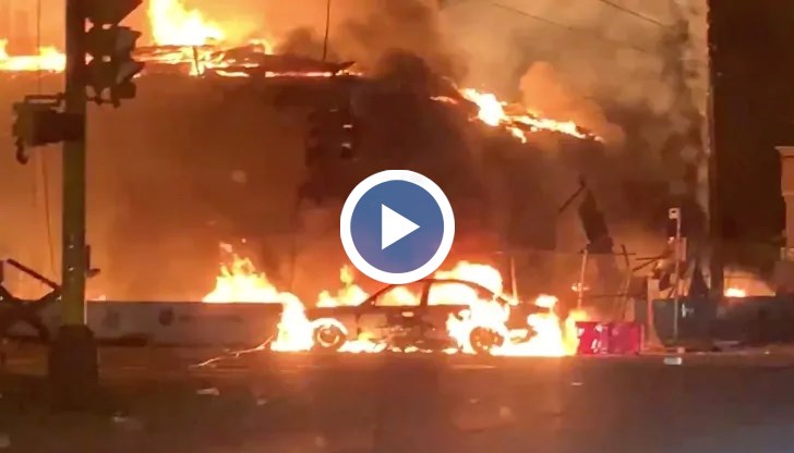 През нощта гневна тълпа подпали сгради и автомобили в Минеаполис