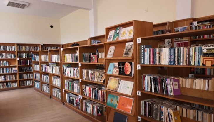 Още от основаването си то носи името „Светлина“ като един от символите на духовните светини