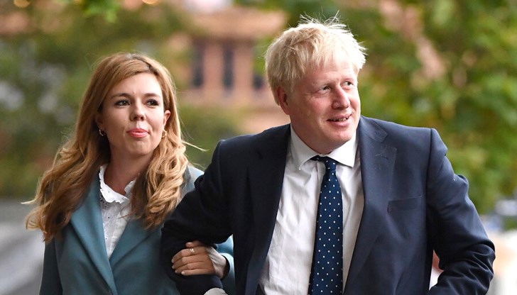 32-годишната Кари Саймъндс роди в сряда сутринта 32-годишната Кари Саймъндс роди в сряда сутринта