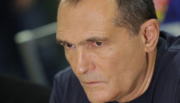 Бизнесменът поиска оставката на финансовия министър и спомена за чести срещи с него