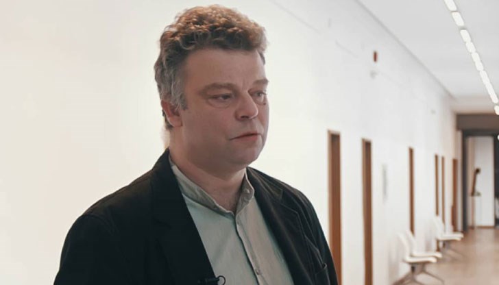 Защо изчезна критичността в медийния и публичния дебат