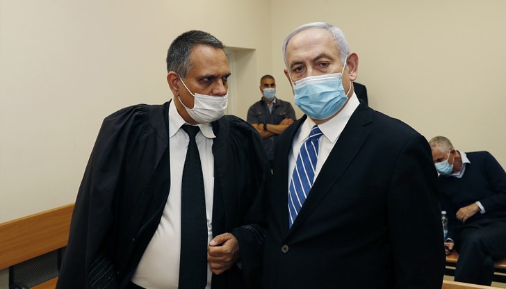 Премиерът е обвинен в корупция и измама на общественото доверие Премиерът е обвинен в корупция и измама на общественото доверие