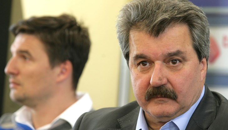 Нека Борисов да предприеме действие и да подпомогне "Левски" Нека Борисов да предприеме действие и да подпомогне "Левски"