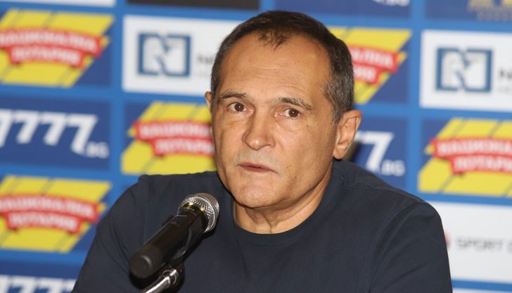 България се управлява от хунта България се управлява от хунта