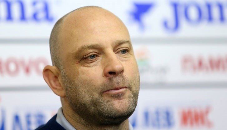 Не виждам някой друг, освен мен да пожелае този "горещ картоф", а аз не се притеснявам да го хвана Не виждам някой друг, освен мен да пожелае този "горещ картоф", а аз не се притеснявам да го хвана