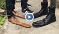Румънец измайстори обувки за социална дистанция
