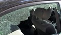 Полицията разследва мъж, счупил стъкла на лек автомобил в Разградско