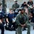 Полицаи коленичат заедно с протестиращи в памет на Джордж Флойд