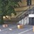 Кашони "пазят" сенчести места на обществен паркинг в Русе