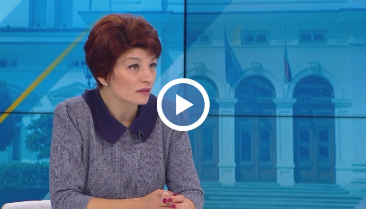 Десислава Атанасова искала Президентът да даде отговор за поведението си