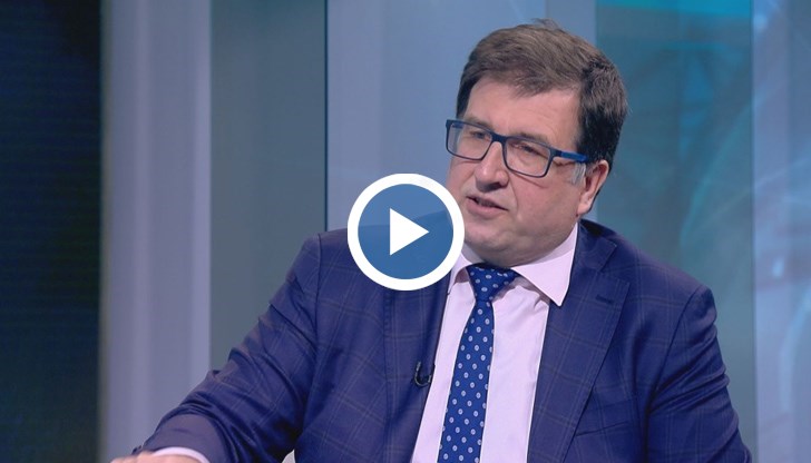 Чухте ли какво каза прокурорът? „Те в Италия имат завод“. Извинете, но какво недостойно има братя Бобокови да имат завод в Италия?, пита Василев