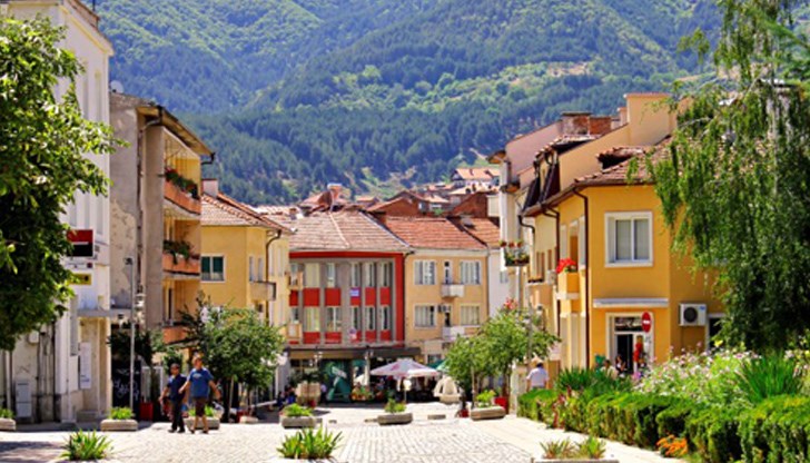 Районната прокуратура в Гоце Делчев  води разследване за разпространение на педофилски снимки