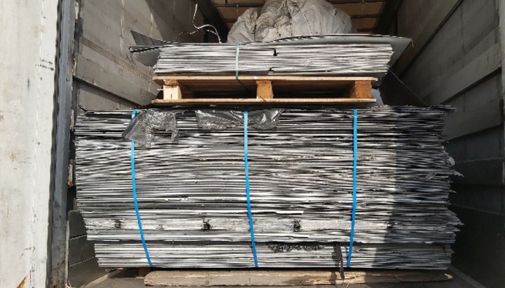 На посочения адрес в село Марково в момента живее семейство, закупило имота преди повече от година На посочения адрес в село Марково в момента живее семейство, закупило имота преди повече от година