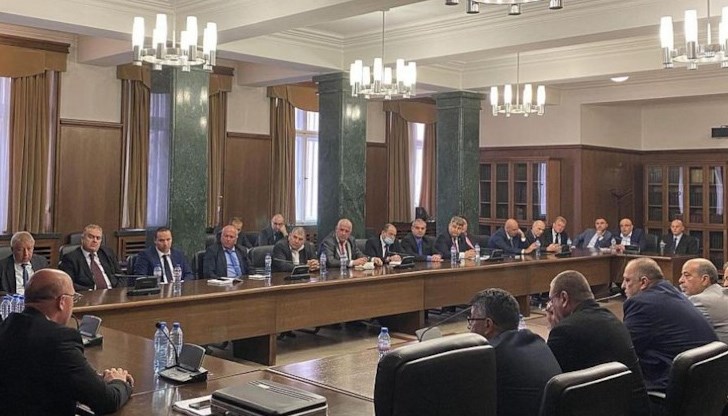 Гешев запозна магистратите с предложенията на прокуратурата за разширяване на подсъдността на военните съдилища и компетентността на военните прокуратури Гешев запозна магистратите с предложенията на прокуратурата за разширяване на подсъдността на военните съдилища и компетентността на военните прокуратури