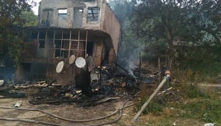 В пожара намериха смъртта си оставени без надзор две бебета