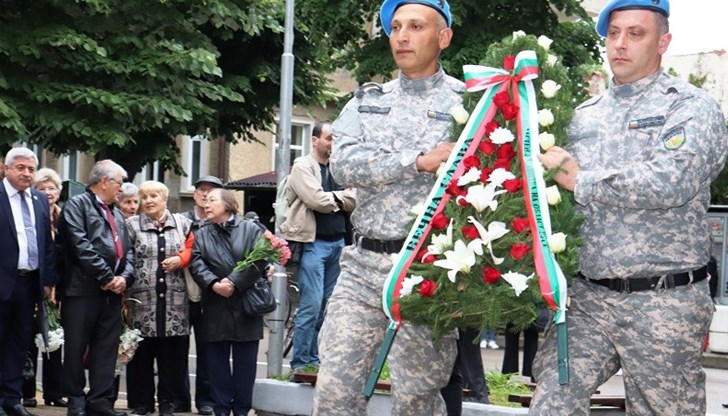 Поклон пред паметта на героите, обрекли се за свободата и независимостта на България!