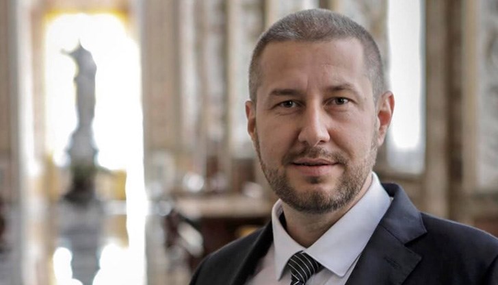 Това попита пиарът на ГЕРБ Никола Николов Това попита пиарът на ГЕРБ Никола Николов