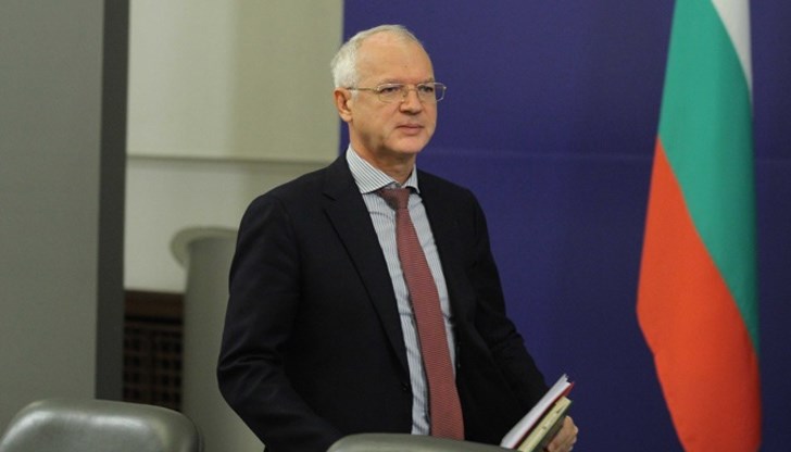 Българската индустрия тръгнала надолу още от миналата година, отбеляза Велев Българската индустрия тръгнала надолу още от миналата година, отбеляза Велев