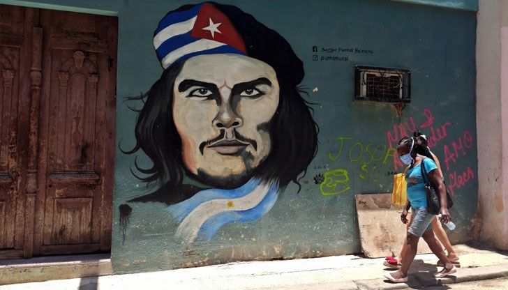 Че Гевара е роден в аржентинския град Росарио през 1928 година