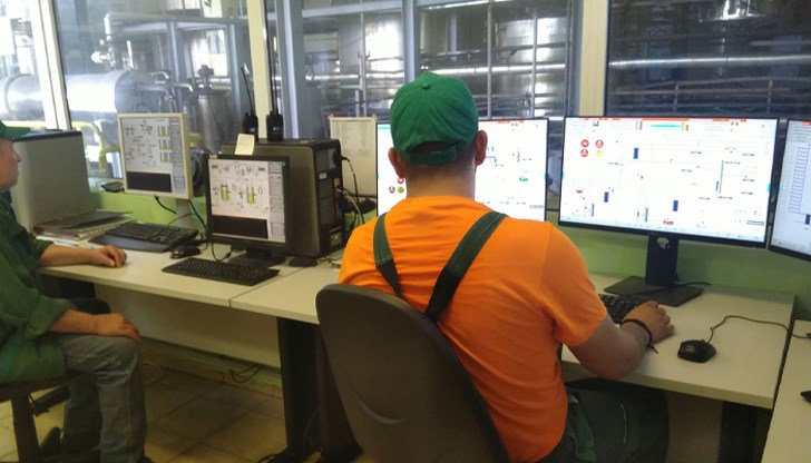 Работата е на смени