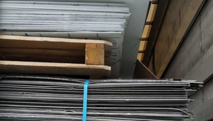 Общо шест тира са превозвали отпадъците Общо шест тира са превозвали отпадъците