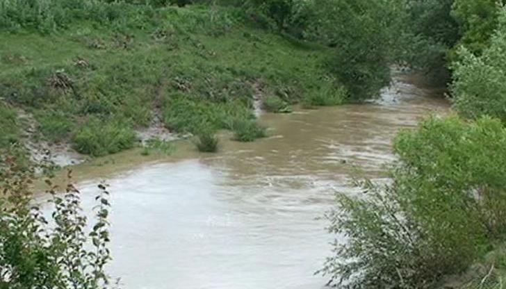 В резултат на валежи ще има краткотрайни повишения на водните нива на реките Янтра и Русенски Лом