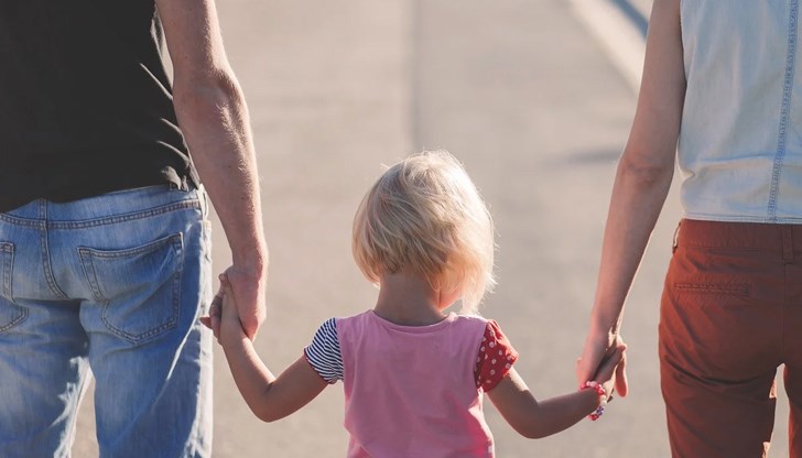 Държавата се отказа от развитието на политиките в подкрепа на децата и семействата, твърди Национална мрежа за децата