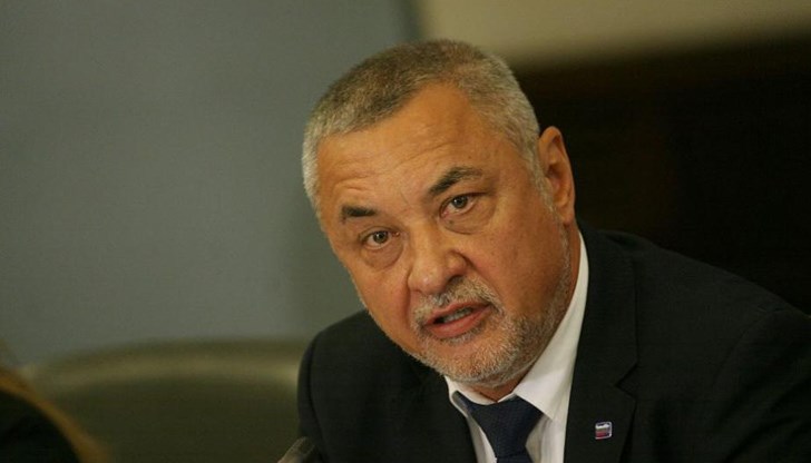 Просто цялата схема е за глупави хора и за хора, които не се занимават с бизнес Просто цялата схема е за глупави хора и за хора, които не се занимават с бизнес