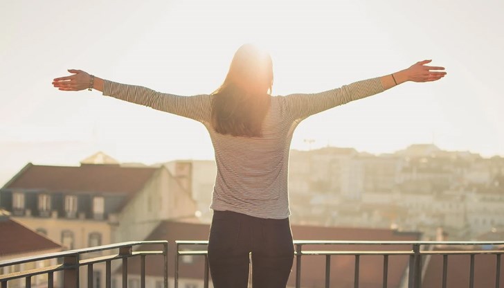 Витамин Д буквално блокира коронавируса. Затова слънчевите бани са ефикасно средство срещу вируса