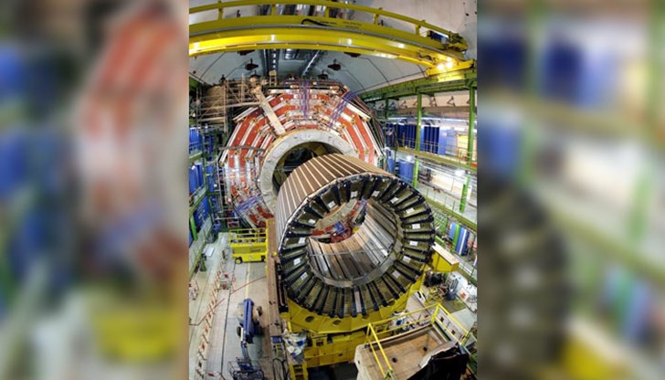 Така изглежда магнитното ядро на най-големия в света свръхпроводящ соленоиден магнит (CMS), който участва в експериментите в Големия адронен колайдер.