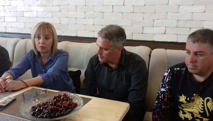 Безхаберието на институциите е пълно. Бяхме на дъното на язовир Тича, но там вода нямаше Безхаберието на институциите е пълно. Бяхме на дъното на язовир Тича, но там вода нямаше