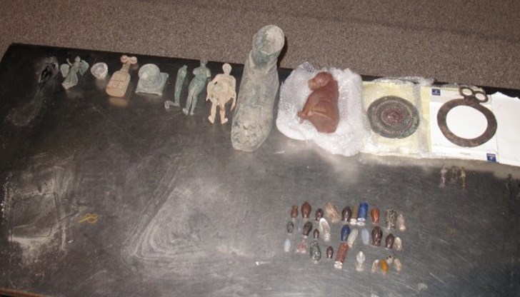 По време на проверката граничните служители обърнали внимание, че водачът и неговият спътник са притеснени По време на проверката граничните служители обърнали внимание, че водачът и неговият спътник са притеснени