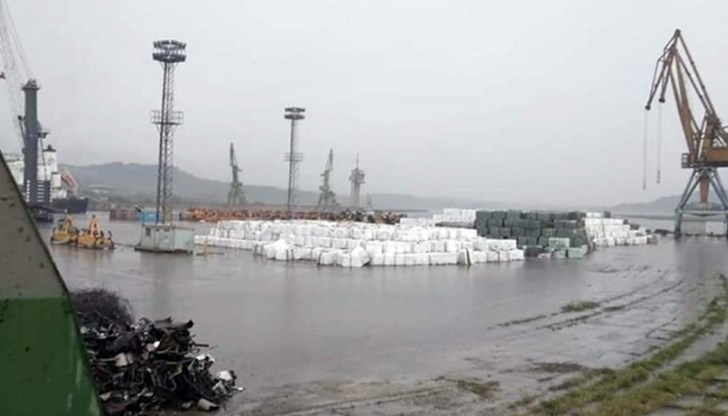 Пристанище Варна Запад - сметището на Италия